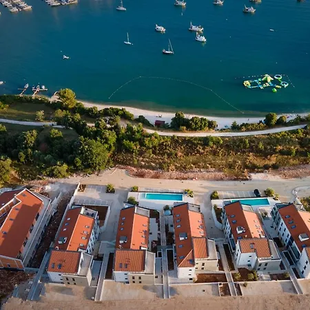 Luton Apartman Banjole